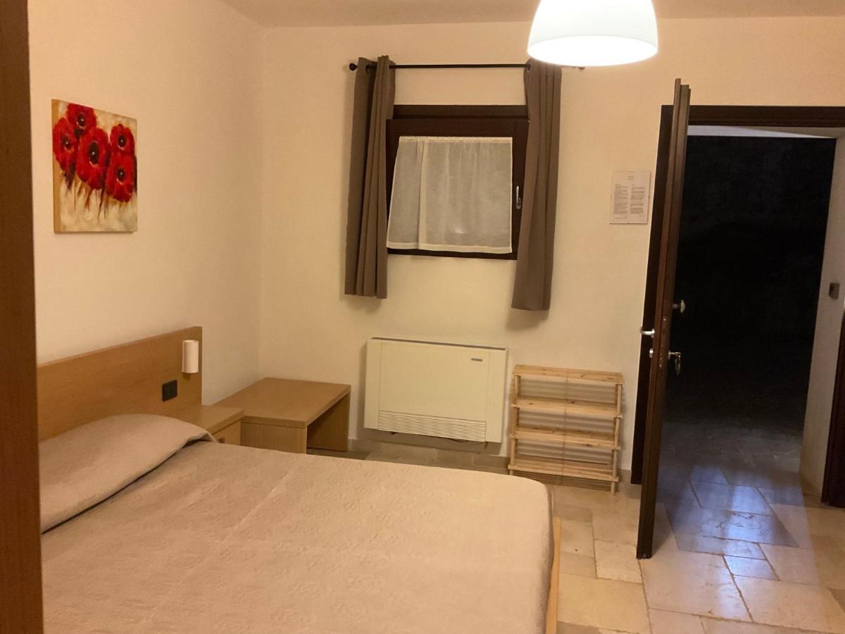 Guest House B&B Pietra Biancaオストゥーニ エクステリア 写真