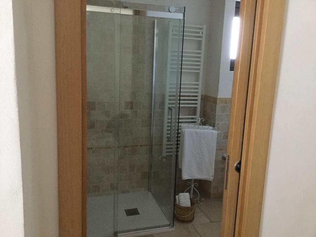 Guest House B&B Pietra Biancaオストゥーニ エクステリア 写真