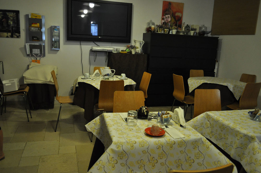Guest House B&B Pietra Biancaオストゥーニ エクステリア 写真