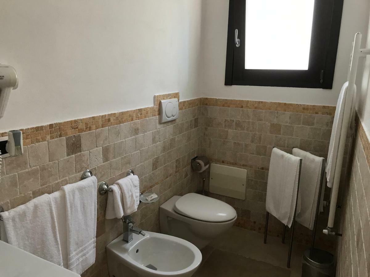 Guest House B&B Pietra Biancaオストゥーニ エクステリア 写真
