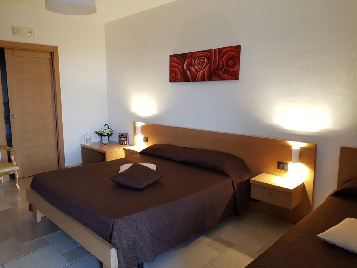 Guest House B&B Pietra Biancaオストゥーニ エクステリア 写真
