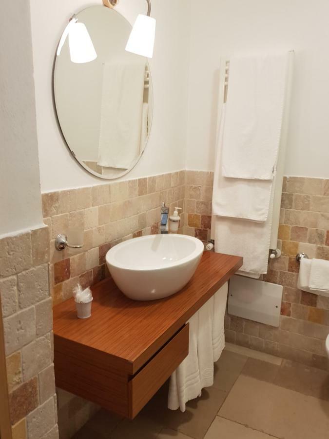 Guest House B&B Pietra Biancaオストゥーニ エクステリア 写真