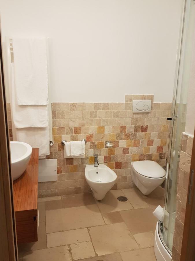 Guest House B&B Pietra Biancaオストゥーニ エクステリア 写真
