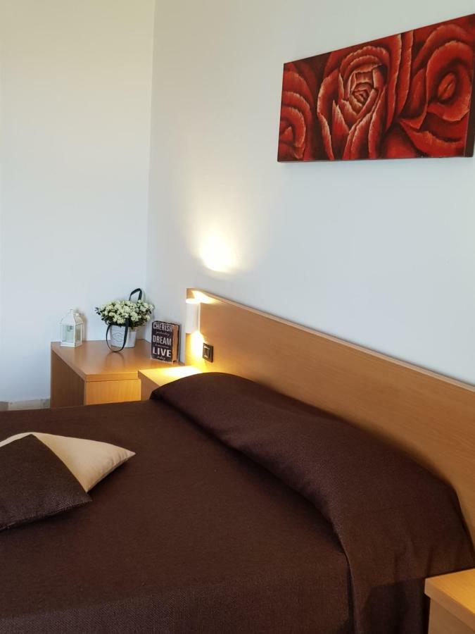 Guest House B&B Pietra Biancaオストゥーニ エクステリア 写真